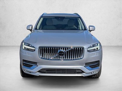 Used 2022 Volvo XC90 T6 Inscription w/ Lounge Package AWD/4WD image 2