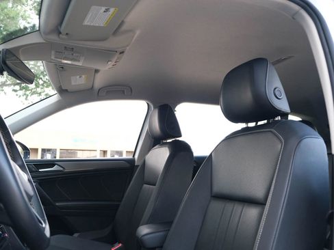 Used 2023 Volkswagen Tiguan SE image 22