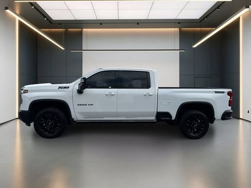 Used 2025 Chevrolet Silverado 3500 LTZ w/ LTZ Plus Package AWD/4WD image 2
