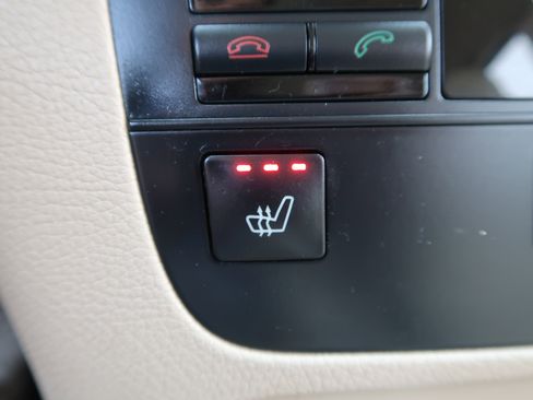 Used 2015 Mercedes-Benz GLK 250 BlueTEC 4MATIC image 19