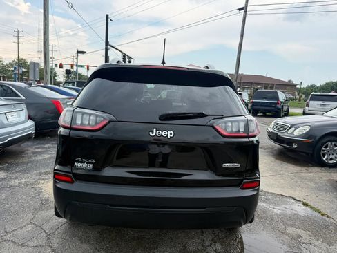Used 2020 Jeep Cherokee Latitude w/ Cold Weather Group AWD/4WD image 5