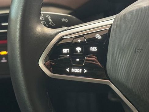 Certified 2023 Volkswagen ID.4 Pro image 30