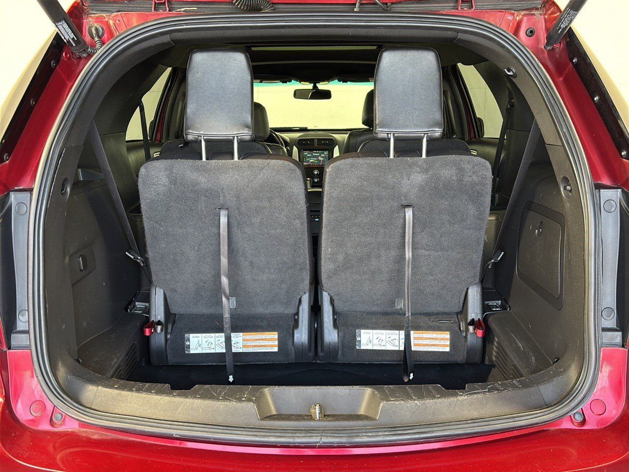 Used 2015 Ford Explorer XLT w/ Equipment Group 202A FWD image 28