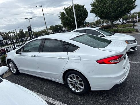 Used 2019 Ford Fusion SE FWD image 1