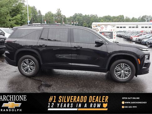 Used 2024 Chevrolet Traverse LT w/ LPO, Floor Liner Package FWD image 1