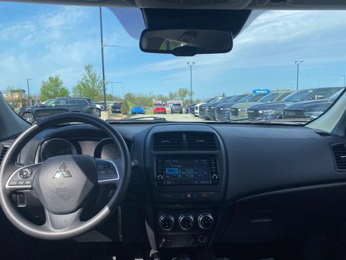 Used 2025 Mitsubishi Outlander Sport ES image 16