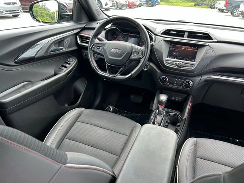 Used 2023 Chevrolet TrailBlazer RS FWD image 9