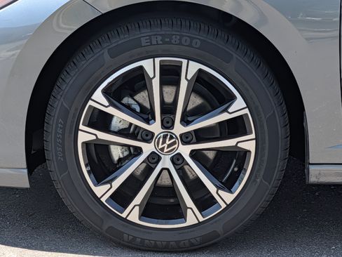 Certified 2025 Volkswagen Jetta Sport FWD image 15