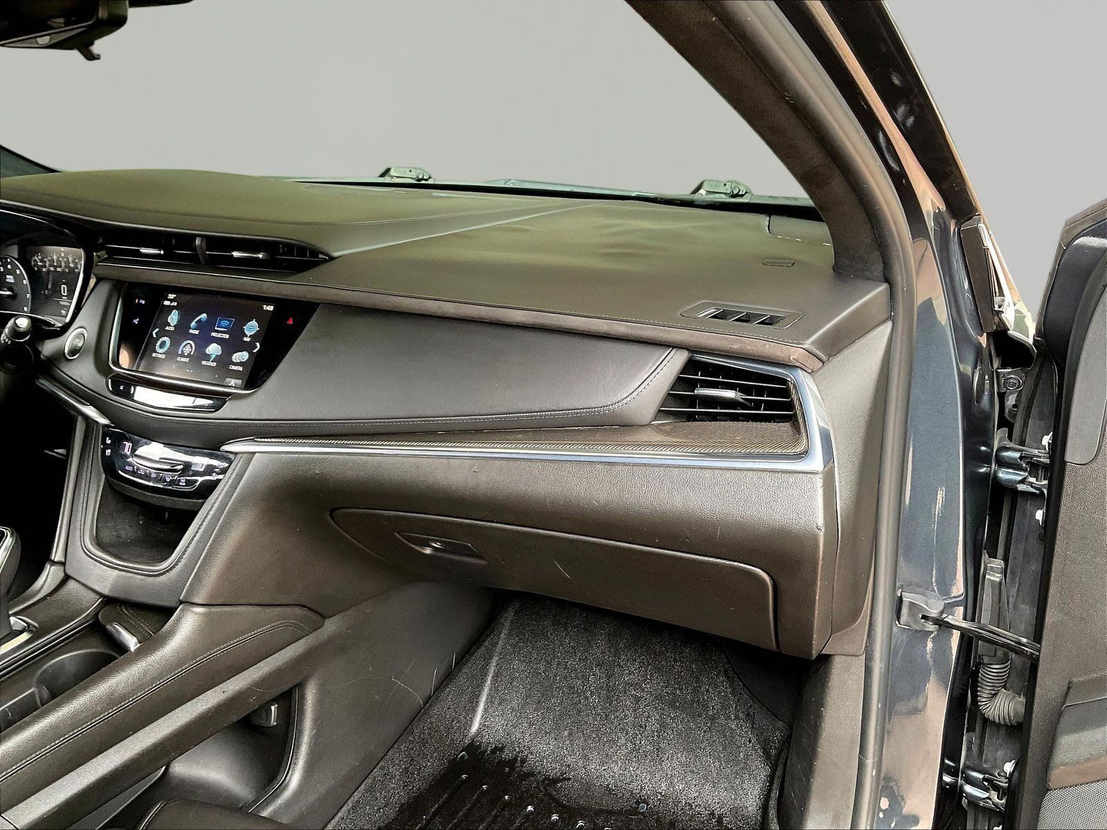 Used 2019 Cadillac XT5 Platinum AWD/4WD image 26