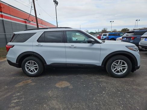 New 2026 Ford Explorer Active w/ Active Comfort Package image 14