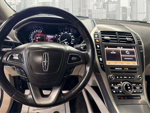 Used 2018 Lincoln MKZ Premiere image 14