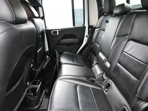 Certified 2021 Jeep Gladiator Overland w/ Popular Equipment Package image 12