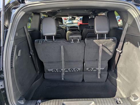 New 2026 Chrysler Pacifica Select image 17