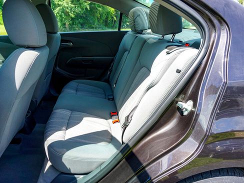 Used 2014 Chevrolet Sonic LT image 17