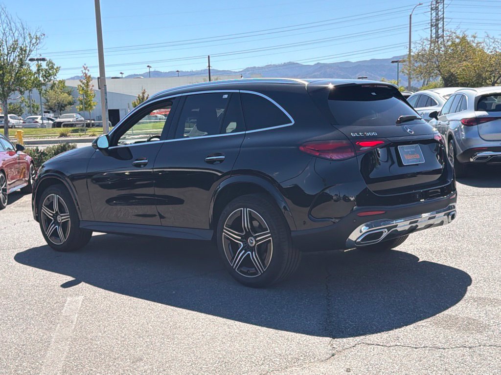 Used 2026 Mercedes-Benz GLC 300 4MATIC image 11