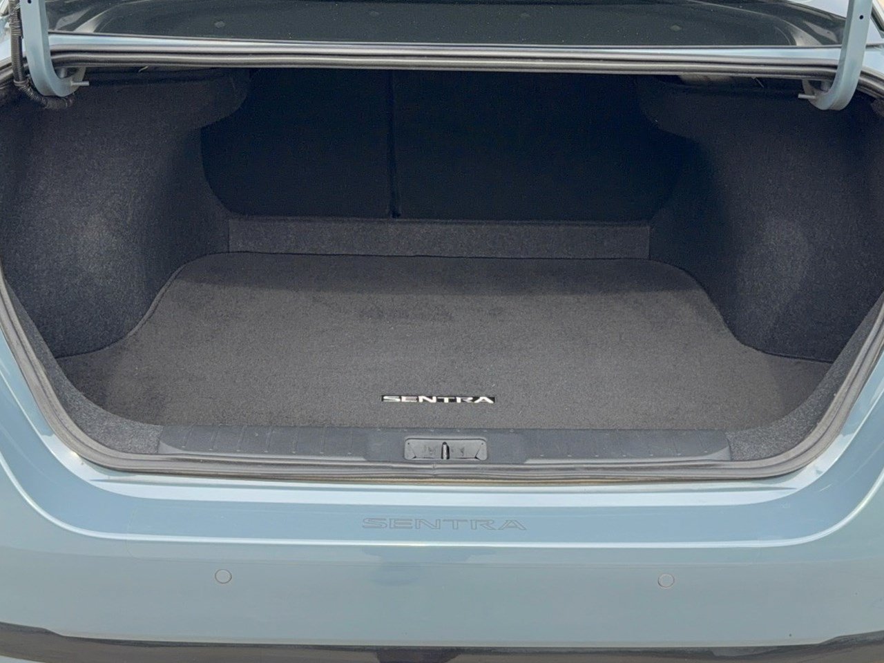 Used 2025 Nissan Sentra SR FWD image 28