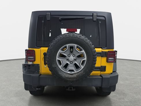 Used 2015 Jeep Wrangler Unlimited Rubicon w/ Connectivity Group image 6