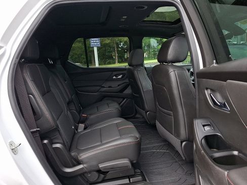 Used 2023 Chevrolet Traverse RS AWD/4WD image 48