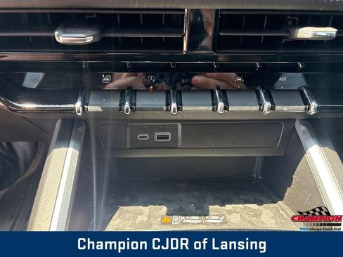 Used 2023 Chevrolet Colorado LT w/ LT Convenience Package III AWD/4WD image 25