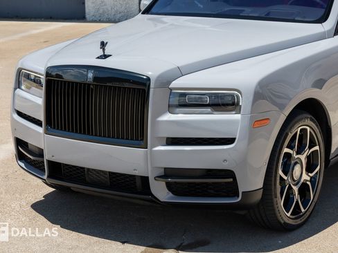Used 2022 Rolls-Royce Cullinan Black Badge w/ Dark Exterior Package AWD/4WD image 6