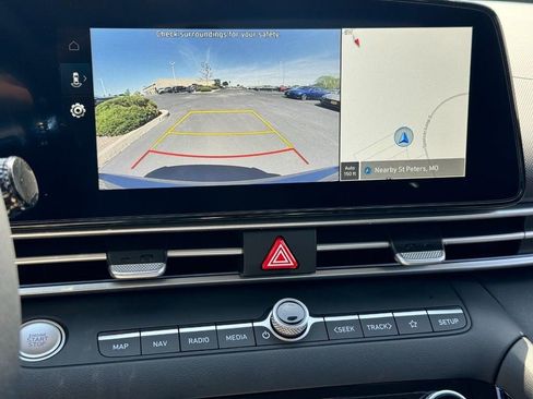 Used 2025 Hyundai Elantra Limited image 20