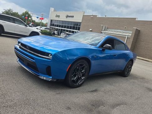 Used 2026 Dodge Charger R/T w/ Driver Convenience Group AWD/4WD image 4