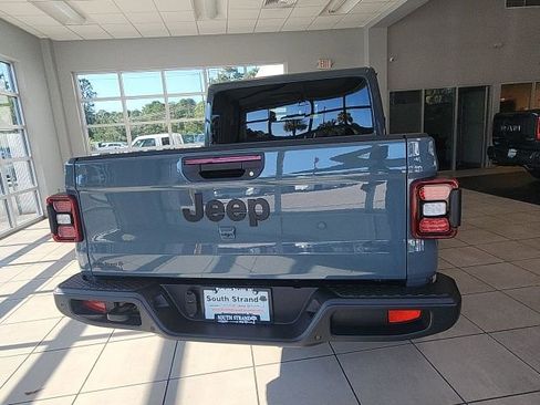 New 2025 Jeep Gladiator Sport AWD/4WD image 11