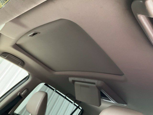 Used 2016 Honda Pilot Touring image 6
