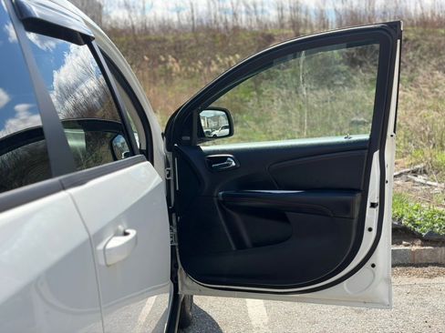 Used 2017 Dodge Journey GT image 16