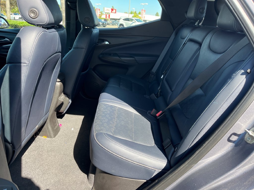 Used 2022 Chevrolet Bolt EUV Premier w/ Sun & Sound Package FWD image 9