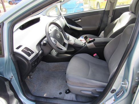 Used 2013 Toyota Prius Two image 7