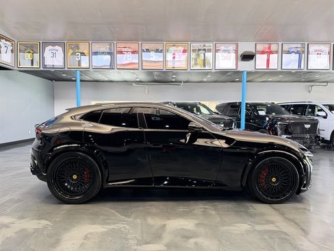 Used 2025 Ferrari Purosangue AWD/4WD image 5