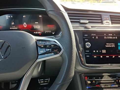 Certified 2024 Volkswagen Tiguan SE R-Line AWD/4WD image 22