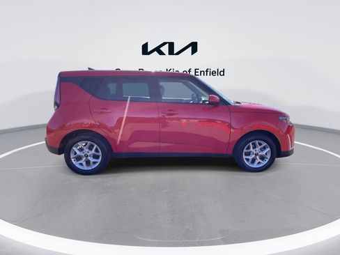 Used 2023 Kia Soul LX w/ LX Technology Package image 9
