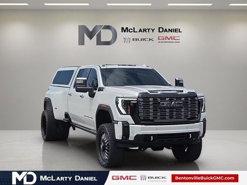 Used 2025 GMC Sierra 3500 Denali Ultimate AWD/4WD image 1