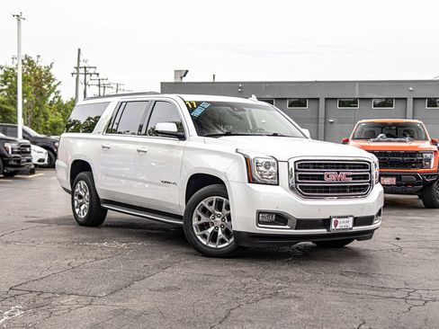 Used 2017 GMC Yukon XL SLT w/ Open Road Package AWD/4WD image 5