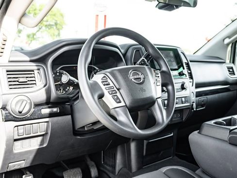 Used 2024 Nissan Titan SV RWD image 15