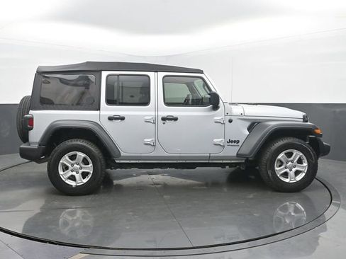 Used 2022 Jeep Wrangler Unlimited Sport AWD/4WD image 6
