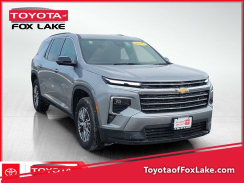 Used 2024 Chevrolet Traverse LT AWD/4WD image 1