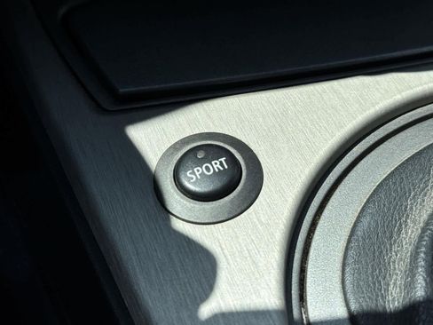 Used 2004 BMW Z4 2.5i image 31