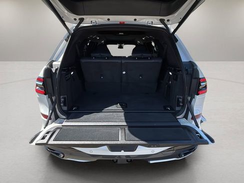 Used 2023 BMW X7 xDrive40i w/ Executive Package image 10