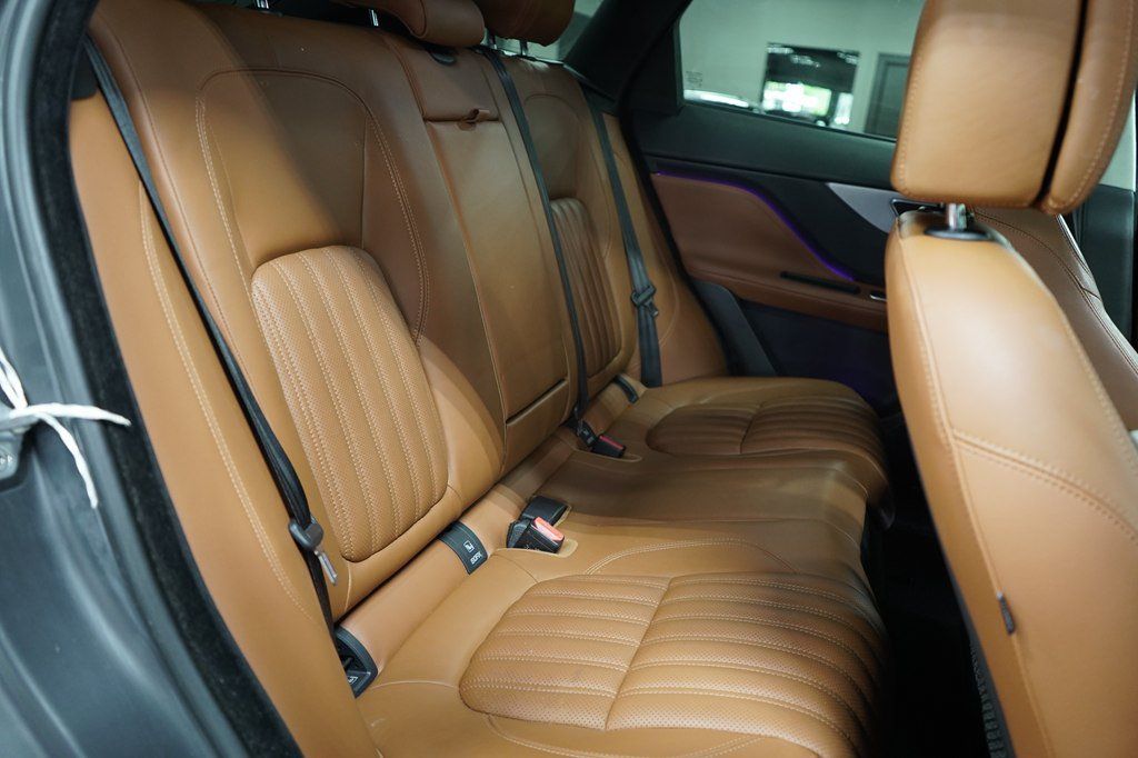 Used 2019 Jaguar F-PACE Portfolio AWD/4WD image 27