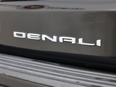 Used 2021 GMC Yukon Denali w/ Denali Premium Package AWD/4WD image 17