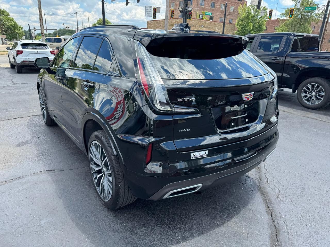 Used 2025 Cadillac XT4 Sport AWD/4WD image 7