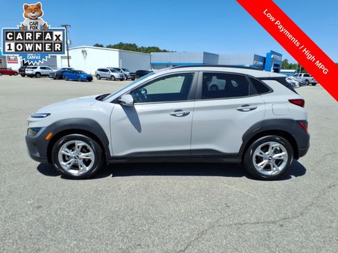Used 2023 Hyundai Kona SEL FWD image 2