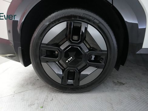 Used 2024 Kia EV9 GT-Line AWD/4WD image 21