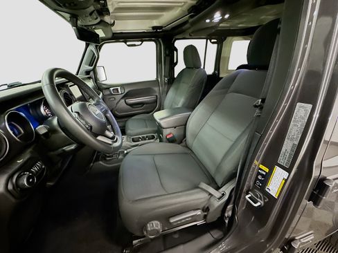 Used 2021 Jeep Wrangler Sport S image 13