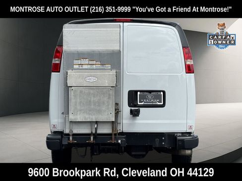 Used 2020 Chevrolet Express 3500 w/ Driver Convenience Package RWD image 4