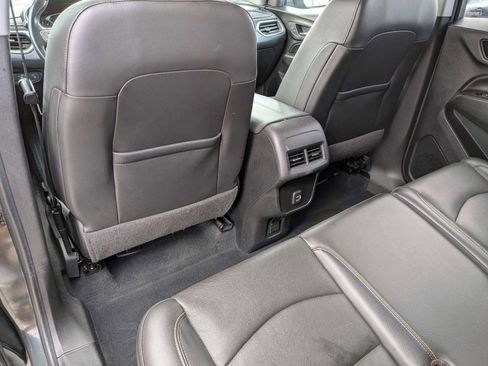 Used 2020 Chevrolet Equinox Premier AWD/4WD image 17