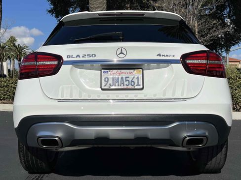 Used 2019 Mercedes-Benz GLA 250 4MATIC w/ Premium Package image 47